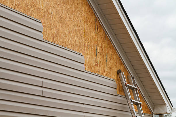 Professional Fiber Cement Siding technician working in Inver Grove Heights, MN